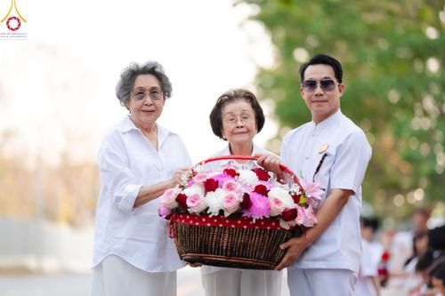 ภาพ No.202391:พิธีต้อนรับพระธรรมยาตรา ณ อนุสรณ์สถานลำดับที่ 7 สถานที่ขยายวิชชาธรรมกาย วัดพระธรรมกาย ต.คลองสาม อ.คลองหลวง จ.ปทุมธานี ในโครงการธรรมยาตรา กตัญญูบูชา มหาปูชนียาจารย์ พระมงคลเทพมุนี(สด จนฺทสโร) พระผู้ปราบมาร อนุสรณ์สถาน 7 แห่ง ปีที่ 13 วันที่ 26 มกราคม 2568