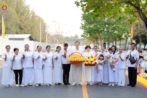 ภาพ No.202392:พิธีต้อนรับพระธรรมยาตรา ณ อนุสรณ์สถานลำดับที่ 7 สถานที่ขยายวิชชาธรรมกาย วัดพระธรรมกาย ต.คลองสาม อ.คลองหลวง จ.ปทุมธานี ในโครงการธรรมยาตรา กตัญญูบูชา มหาปูชนียาจารย์ พระมงคลเทพมุนี(สด จนฺทสโร) พระผู้ปราบมาร อนุสรณ์สถาน 7 แห่ง ปีที่ 13 วันที่ 26 มกราคม 2568