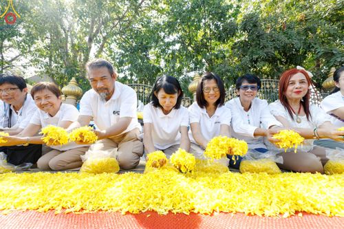 ภาพ No.202405:พิธีต้อนรับพระธรรมยาตรา ณ อนุสรณ์สถานลำดับที่ 7 สถานที่ขยายวิชชาธรรมกาย วัดพระธรรมกาย ต.คลองสาม อ.คลองหลวง จ.ปทุมธานี ในโครงการธรรมยาตรา กตัญญูบูชา มหาปูชนียาจารย์ พระมงคลเทพมุนี(สด จนฺทสโร) พระผู้ปราบมาร อนุสรณ์สถาน 7 แห่ง ปีที่ 13 วันที่ 26 มกราคม 2568