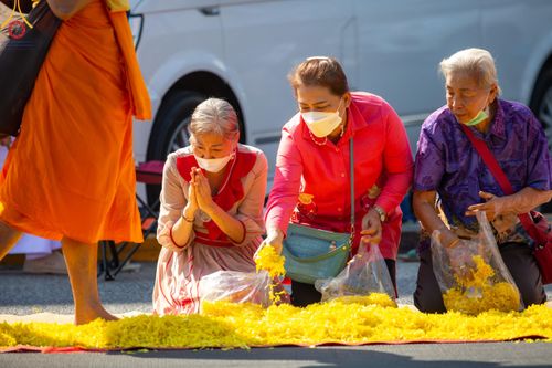 ภาพ No.202409:พิธีต้อนรับพระธรรมยาตรา ณ อนุสรณ์สถานลำดับที่ 7 สถานที่ขยายวิชชาธรรมกาย วัดพระธรรมกาย ต.คลองสาม อ.คลองหลวง จ.ปทุมธานี ในโครงการธรรมยาตรา กตัญญูบูชา มหาปูชนียาจารย์ พระมงคลเทพมุนี(สด จนฺทสโร) พระผู้ปราบมาร อนุสรณ์สถาน 7 แห่ง ปีที่ 13 วันที่ 26 มกราคม 2568