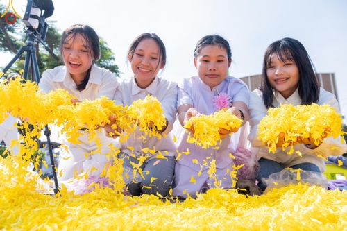 ภาพ No.202416:พิธีต้อนรับพระธรรมยาตรา ณ อนุสรณ์สถานลำดับที่ 7 สถานที่ขยายวิชชาธรรมกาย วัดพระธรรมกาย ต.คลองสาม อ.คลองหลวง จ.ปทุมธานี ในโครงการธรรมยาตรา กตัญญูบูชา มหาปูชนียาจารย์ พระมงคลเทพมุนี(สด จนฺทสโร) พระผู้ปราบมาร อนุสรณ์สถาน 7 แห่ง ปีที่ 13 วันที่ 26 มกราคม 2568