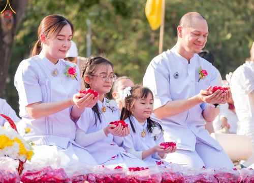 ภาพ No.202418:พิธีต้อนรับพระธรรมยาตรา ณ อนุสรณ์สถานลำดับที่ 7 สถานที่ขยายวิชชาธรรมกาย วัดพระธรรมกาย ต.คลองสาม อ.คลองหลวง จ.ปทุมธานี ในโครงการธรรมยาตรา กตัญญูบูชา มหาปูชนียาจารย์ พระมงคลเทพมุนี(สด จนฺทสโร) พระผู้ปราบมาร อนุสรณ์สถาน 7 แห่ง ปีที่ 13 วันที่ 26 มกราคม 2568