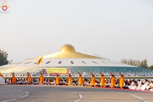 ภาพ No.202438:พิธีต้อนรับพระธรรมยาตรา ณ อนุสรณ์สถานลำดับที่ 7 สถานที่ขยายวิชชาธรรมกาย วัดพระธรรมกาย ต.คลองสาม อ.คลองหลวง จ.ปทุมธานี ในโครงการธรรมยาตรา กตัญญูบูชา มหาปูชนียาจารย์ พระมงคลเทพมุนี(สด จนฺทสโร) พระผู้ปราบมาร อนุสรณ์สถาน 7 แห่ง ปีที่ 13 วันที่ 26 มกราคม 2568