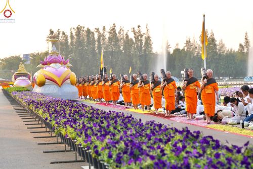 ภาพ No.202448:พิธีต้อนรับพระธรรมยาตรา ณ อนุสรณ์สถานลำดับที่ 7 สถานที่ขยายวิชชาธรรมกาย วัดพระธรรมกาย ต.คลองสาม อ.คลองหลวง จ.ปทุมธานี ในโครงการธรรมยาตรา กตัญญูบูชา มหาปูชนียาจารย์ พระมงคลเทพมุนี(สด จนฺทสโร) พระผู้ปราบมาร อนุสรณ์สถาน 7 แห่ง ปีที่ 13 วันที่ 26 มกราคม 2568