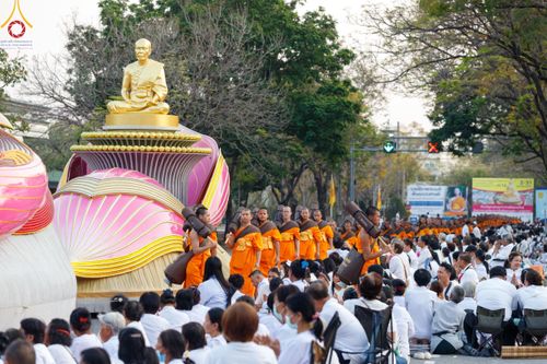 ภาพ No.202452:พิธีต้อนรับพระธรรมยาตรา ณ อนุสรณ์สถานลำดับที่ 7 สถานที่ขยายวิชชาธรรมกาย วัดพระธรรมกาย ต.คลองสาม อ.คลองหลวง จ.ปทุมธานี ในโครงการธรรมยาตรา กตัญญูบูชา มหาปูชนียาจารย์ พระมงคลเทพมุนี(สด จนฺทสโร) พระผู้ปราบมาร อนุสรณ์สถาน 7 แห่ง ปีที่ 13 วันที่ 26 มกราคม 2568