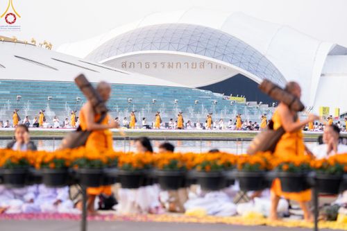 ภาพ No.202453:พิธีต้อนรับพระธรรมยาตรา ณ อนุสรณ์สถานลำดับที่ 7 สถานที่ขยายวิชชาธรรมกาย วัดพระธรรมกาย ต.คลองสาม อ.คลองหลวง จ.ปทุมธานี ในโครงการธรรมยาตรา กตัญญูบูชา มหาปูชนียาจารย์ พระมงคลเทพมุนี(สด จนฺทสโร) พระผู้ปราบมาร อนุสรณ์สถาน 7 แห่ง ปีที่ 13 วันที่ 26 มกราคม 2568