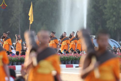 ภาพ No.202481:พิธีต้อนรับพระธรรมยาตรา ณ อนุสรณ์สถานลำดับที่ 7 สถานที่ขยายวิชชาธรรมกาย วัดพระธรรมกาย ต.คลองสาม อ.คลองหลวง จ.ปทุมธานี ในโครงการธรรมยาตรา กตัญญูบูชา มหาปูชนียาจารย์ พระมงคลเทพมุนี(สด จนฺทสโร) พระผู้ปราบมาร อนุสรณ์สถาน 7 แห่ง ปีที่ 13 วันที่ 26 มกราคม 2568