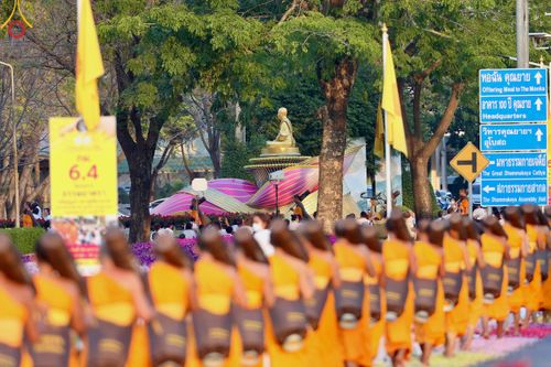 ภาพ No.202480:พิธีต้อนรับพระธรรมยาตรา ณ อนุสรณ์สถานลำดับที่ 7 สถานที่ขยายวิชชาธรรมกาย วัดพระธรรมกาย ต.คลองสาม อ.คลองหลวง จ.ปทุมธานี ในโครงการธรรมยาตรา กตัญญูบูชา มหาปูชนียาจารย์ พระมงคลเทพมุนี(สด จนฺทสโร) พระผู้ปราบมาร อนุสรณ์สถาน 7 แห่ง ปีที่ 13 วันที่ 26 มกราคม 2568