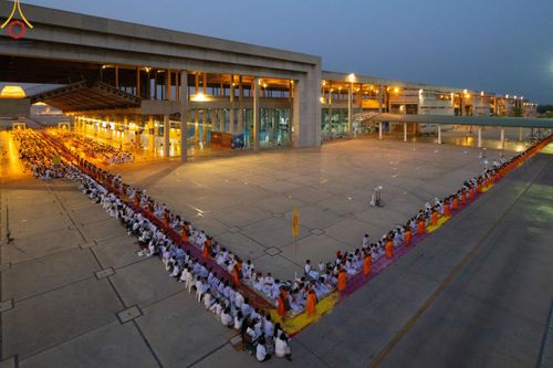 ภาพ No.202567:พิธีต้อนรับพระธรรมยาตรา ณ อนุสรณ์สถานลำดับที่ 7 สถานที่ขยายวิชชาธรรมกาย วัดพระธรรมกาย ต.คลองสาม อ.คลองหลวง จ.ปทุมธานี ในโครงการธรรมยาตรา กตัญญูบูชา มหาปูชนียาจารย์ พระมงคลเทพมุนี(สด จนฺทสโร) พระผู้ปราบมาร อนุสรณ์สถาน 7 แห่ง ปีที่ 13 วันที่ 26 มกราคม 2568