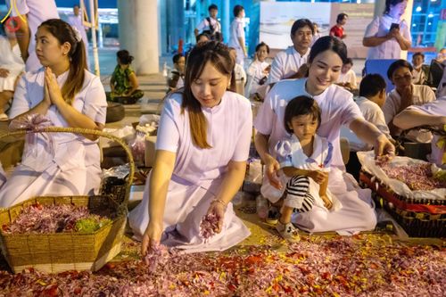ภาพ No.202569:พิธีต้อนรับพระธรรมยาตรา ณ อนุสรณ์สถานลำดับที่ 7 สถานที่ขยายวิชชาธรรมกาย วัดพระธรรมกาย ต.คลองสาม อ.คลองหลวง จ.ปทุมธานี ในโครงการธรรมยาตรา กตัญญูบูชา มหาปูชนียาจารย์ พระมงคลเทพมุนี(สด จนฺทสโร) พระผู้ปราบมาร อนุสรณ์สถาน 7 แห่ง ปีที่ 13 วันที่ 26 มกราคม 2568