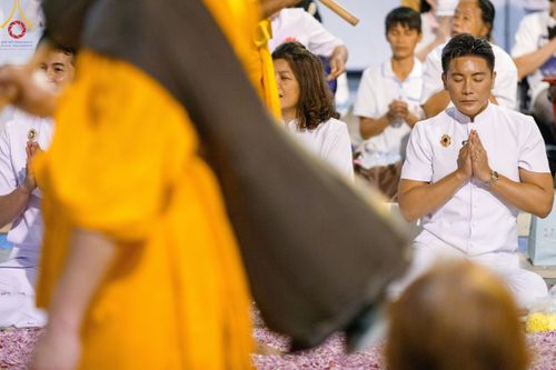 ภาพ No.202570:พิธีต้อนรับพระธรรมยาตรา ณ อนุสรณ์สถานลำดับที่ 7 สถานที่ขยายวิชชาธรรมกาย วัดพระธรรมกาย ต.คลองสาม อ.คลองหลวง จ.ปทุมธานี ในโครงการธรรมยาตรา กตัญญูบูชา มหาปูชนียาจารย์ พระมงคลเทพมุนี(สด จนฺทสโร) พระผู้ปราบมาร อนุสรณ์สถาน 7 แห่ง ปีที่ 13 วันที่ 26 มกราคม 2568