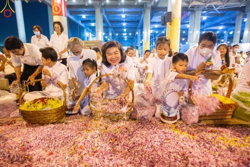 ภาพ No.202571:พิธีต้อนรับพระธรรมยาตรา ณ อนุสรณ์สถานลำดับที่ 7 สถานที่ขยายวิชชาธรรมกาย วัดพระธรรมกาย ต.คลองสาม อ.คลองหลวง จ.ปทุมธานี ในโครงการธรรมยาตรา กตัญญูบูชา มหาปูชนียาจารย์ พระมงคลเทพมุนี(สด จนฺทสโร) พระผู้ปราบมาร อนุสรณ์สถาน 7 แห่ง ปีที่ 13 วันที่ 26 มกราคม 2568