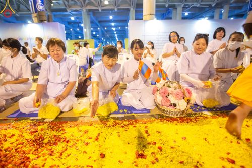 ภาพ No.202572:พิธีต้อนรับพระธรรมยาตรา ณ อนุสรณ์สถานลำดับที่ 7 สถานที่ขยายวิชชาธรรมกาย วัดพระธรรมกาย ต.คลองสาม อ.คลองหลวง จ.ปทุมธานี ในโครงการธรรมยาตรา กตัญญูบูชา มหาปูชนียาจารย์ พระมงคลเทพมุนี(สด จนฺทสโร) พระผู้ปราบมาร อนุสรณ์สถาน 7 แห่ง ปีที่ 13 วันที่ 26 มกราคม 2568
