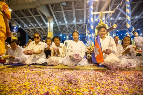 ภาพ No.202575:พิธีต้อนรับพระธรรมยาตรา ณ อนุสรณ์สถานลำดับที่ 7 สถานที่ขยายวิชชาธรรมกาย วัดพระธรรมกาย ต.คลองสาม อ.คลองหลวง จ.ปทุมธานี ในโครงการธรรมยาตรา กตัญญูบูชา มหาปูชนียาจารย์ พระมงคลเทพมุนี(สด จนฺทสโร) พระผู้ปราบมาร อนุสรณ์สถาน 7 แห่ง ปีที่ 13 วันที่ 26 มกราคม 2568