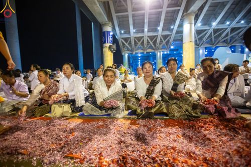 ภาพ No.202579:พิธีต้อนรับพระธรรมยาตรา ณ อนุสรณ์สถานลำดับที่ 7 สถานที่ขยายวิชชาธรรมกาย วัดพระธรรมกาย ต.คลองสาม อ.คลองหลวง จ.ปทุมธานี ในโครงการธรรมยาตรา กตัญญูบูชา มหาปูชนียาจารย์ พระมงคลเทพมุนี(สด จนฺทสโร) พระผู้ปราบมาร อนุสรณ์สถาน 7 แห่ง ปีที่ 13 วันที่ 26 มกราคม 2568