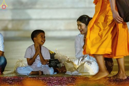 ภาพ No.202583:พิธีต้อนรับพระธรรมยาตรา ณ อนุสรณ์สถานลำดับที่ 7 สถานที่ขยายวิชชาธรรมกาย วัดพระธรรมกาย ต.คลองสาม อ.คลองหลวง จ.ปทุมธานี ในโครงการธรรมยาตรา กตัญญูบูชา มหาปูชนียาจารย์ พระมงคลเทพมุนี(สด จนฺทสโร) พระผู้ปราบมาร อนุสรณ์สถาน 7 แห่ง ปีที่ 13 วันที่ 26 มกราคม 2568