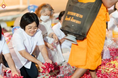 ภาพ No.202588:พิธีต้อนรับพระธรรมยาตรา ณ อนุสรณ์สถานลำดับที่ 7 สถานที่ขยายวิชชาธรรมกาย วัดพระธรรมกาย ต.คลองสาม อ.คลองหลวง จ.ปทุมธานี ในโครงการธรรมยาตรา กตัญญูบูชา มหาปูชนียาจารย์ พระมงคลเทพมุนี(สด จนฺทสโร) พระผู้ปราบมาร อนุสรณ์สถาน 7 แห่ง ปีที่ 13 วันที่ 26 มกราคม 2568