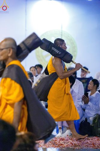 ภาพ No.202599:พิธีต้อนรับพระธรรมยาตรา ณ อนุสรณ์สถานลำดับที่ 7 สถานที่ขยายวิชชาธรรมกาย วัดพระธรรมกาย ต.คลองสาม อ.คลองหลวง จ.ปทุมธานี ในโครงการธรรมยาตรา กตัญญูบูชา มหาปูชนียาจารย์ พระมงคลเทพมุนี(สด จนฺทสโร) พระผู้ปราบมาร อนุสรณ์สถาน 7 แห่ง ปีที่ 13 วันที่ 26 มกราคม 2568