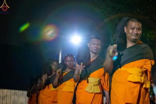 ภาพ No.202617:พิธีต้อนรับพระธรรมยาตรา ณ อนุสรณ์สถานลำดับที่ 7 สถานที่ขยายวิชชาธรรมกาย วัดพระธรรมกาย ต.คลองสาม อ.คลองหลวง จ.ปทุมธานี ในโครงการธรรมยาตรา กตัญญูบูชา มหาปูชนียาจารย์ พระมงคลเทพมุนี(สด จนฺทสโร) พระผู้ปราบมาร อนุสรณ์สถาน 7 แห่ง ปีที่ 13 วันที่ 26 มกราคม 2568