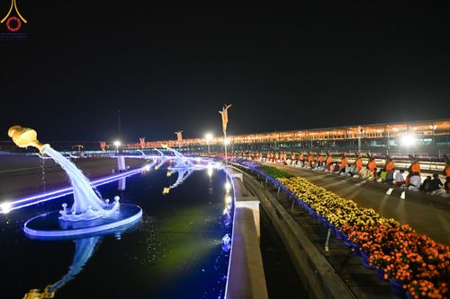 ภาพ No.202632:พิธีต้อนรับพระธรรมยาตรา ณ อนุสรณ์สถานลำดับที่ 7 สถานที่ขยายวิชชาธรรมกาย วัดพระธรรมกาย ต.คลองสาม อ.คลองหลวง จ.ปทุมธานี ในโครงการธรรมยาตรา กตัญญูบูชา มหาปูชนียาจารย์ พระมงคลเทพมุนี(สด จนฺทสโร) พระผู้ปราบมาร อนุสรณ์สถาน 7 แห่ง ปีที่ 13 วันที่ 26 มกราคม 2568