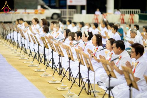 ภาพ No.202850:พิธีถวายภัตตาหารเป็นสังฆทาน แด่พระธรรมยาตรา ณ วัดพระธรรมกาย ตำบลคลองสาม อำเภอคลองหลวง จังหวัดปทุมธานี ในโครงการธรรมยาตรา กตัญญูบูชา มหาปูชนียาจารย์ พระมงคลเทพมุนี(สด จนฺทสโร) พระผู้ปราบมาร อนุสรณ์สถาน 7 แห่ง ปีที่ 13 วันที่ 28 มกราคม พ.ศ. 2568