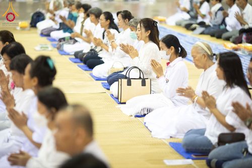 ภาพ No.202852:พิธีถวายภัตตาหารเป็นสังฆทาน แด่พระธรรมยาตรา ณ วัดพระธรรมกาย ตำบลคลองสาม อำเภอคลองหลวง จังหวัดปทุมธานี ในโครงการธรรมยาตรา กตัญญูบูชา มหาปูชนียาจารย์ พระมงคลเทพมุนี(สด จนฺทสโร) พระผู้ปราบมาร อนุสรณ์สถาน 7 แห่ง ปีที่ 13 วันที่ 28 มกราคม พ.ศ. 2568