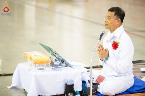 ภาพ No.202854:พิธีถวายภัตตาหารเป็นสังฆทาน แด่พระธรรมยาตรา ณ วัดพระธรรมกาย ตำบลคลองสาม อำเภอคลองหลวง จังหวัดปทุมธานี ในโครงการธรรมยาตรา กตัญญูบูชา มหาปูชนียาจารย์ พระมงคลเทพมุนี(สด จนฺทสโร) พระผู้ปราบมาร อนุสรณ์สถาน 7 แห่ง ปีที่ 13 วันที่ 28 มกราคม พ.ศ. 2568