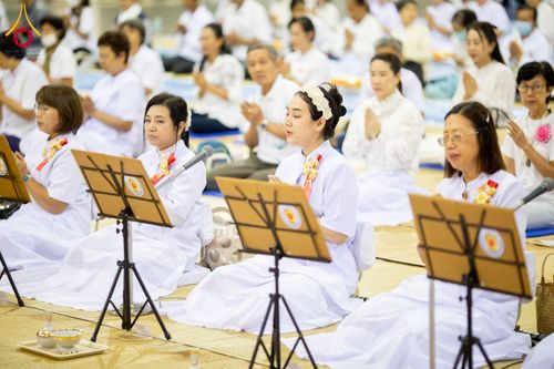 ภาพ No.202856:พิธีถวายภัตตาหารเป็นสังฆทาน แด่พระธรรมยาตรา ณ วัดพระธรรมกาย ตำบลคลองสาม อำเภอคลองหลวง จังหวัดปทุมธานี ในโครงการธรรมยาตรา กตัญญูบูชา มหาปูชนียาจารย์ พระมงคลเทพมุนี(สด จนฺทสโร) พระผู้ปราบมาร อนุสรณ์สถาน 7 แห่ง ปีที่ 13 วันที่ 28 มกราคม พ.ศ. 2568