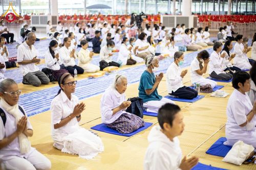 ภาพ No.202882:พิธีถวายภัตตาหารเป็นสังฆทาน แด่พระธรรมยาตรา ณ วัดพระธรรมกาย ตำบลคลองสาม อำเภอคลองหลวง จังหวัดปทุมธานี ในโครงการธรรมยาตรา กตัญญูบูชา มหาปูชนียาจารย์ พระมงคลเทพมุนี(สด จนฺทสโร) พระผู้ปราบมาร อนุสรณ์สถาน 7 แห่ง ปีที่ 13 วันที่ 28 มกราคม พ.ศ. 2568