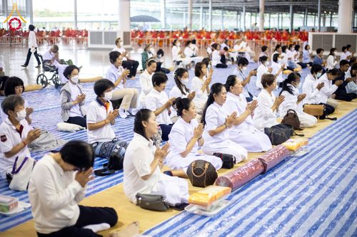 ภาพ No.202883:พิธีถวายภัตตาหารเป็นสังฆทาน แด่พระธรรมยาตรา ณ วัดพระธรรมกาย ตำบลคลองสาม อำเภอคลองหลวง จังหวัดปทุมธานี ในโครงการธรรมยาตรา กตัญญูบูชา มหาปูชนียาจารย์ พระมงคลเทพมุนี(สด จนฺทสโร) พระผู้ปราบมาร อนุสรณ์สถาน 7 แห่ง ปีที่ 13 วันที่ 28 มกราคม พ.ศ. 2568