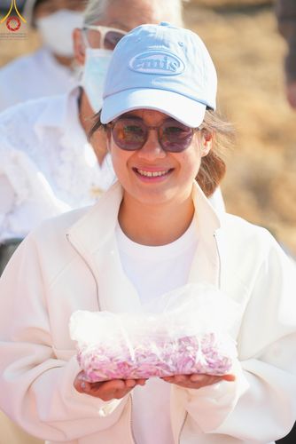 ภาพ No.203887:พิธีต้อนรับพระธรรมยาตรา ณ อนุสรณ์สถานลำดับที่ 5 สถานที่เผยแผ่วิชชาธรรมกายครั้งแรก อนุสรณ์สถานบางปลา วัดบางปลา อำเภอบางเลน จังหวัดนครปฐม ในโครงการธรรมยาตรา กตัญญูบูชา มหาปูชนียาจารย์ พระมงคลเทพมุนี(สด จนฺทสโร) พระผู้ปราบมาร ปีที่ 13 วัน 19 มกราคม พ.ศ.2568