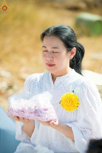 ภาพ No.203891:พิธีต้อนรับพระธรรมยาตรา ณ อนุสรณ์สถานลำดับที่ 5 สถานที่เผยแผ่วิชชาธรรมกายครั้งแรก อนุสรณ์สถานบางปลา วัดบางปลา อำเภอบางเลน จังหวัดนครปฐม ในโครงการธรรมยาตรา กตัญญูบูชา มหาปูชนียาจารย์ พระมงคลเทพมุนี(สด จนฺทสโร) พระผู้ปราบมาร ปีที่ 13 วัน 19 มกราคม พ.ศ.2568