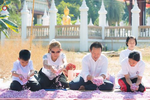 ภาพ No.203900:พิธีต้อนรับพระธรรมยาตรา ณ อนุสรณ์สถานลำดับที่ 5 สถานที่เผยแผ่วิชชาธรรมกายครั้งแรก อนุสรณ์สถานบางปลา วัดบางปลา อำเภอบางเลน จังหวัดนครปฐม ในโครงการธรรมยาตรา กตัญญูบูชา มหาปูชนียาจารย์ พระมงคลเทพมุนี(สด จนฺทสโร) พระผู้ปราบมาร ปีที่ 13 วัน 19 มกราคม พ.ศ.2568