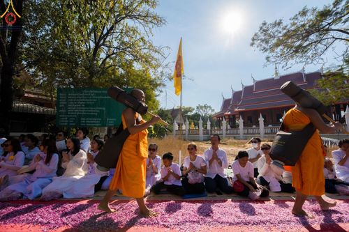 ภาพ No.203904:พิธีต้อนรับพระธรรมยาตรา ณ อนุสรณ์สถานลำดับที่ 5 สถานที่เผยแผ่วิชชาธรรมกายครั้งแรก อนุสรณ์สถานบางปลา วัดบางปลา อำเภอบางเลน จังหวัดนครปฐม ในโครงการธรรมยาตรา กตัญญูบูชา มหาปูชนียาจารย์ พระมงคลเทพมุนี(สด จนฺทสโร) พระผู้ปราบมาร ปีที่ 13 วัน 19 มกราคม พ.ศ.2568
