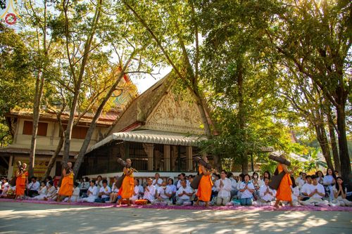 ภาพ No.203906:พิธีต้อนรับพระธรรมยาตรา ณ อนุสรณ์สถานลำดับที่ 5 สถานที่เผยแผ่วิชชาธรรมกายครั้งแรก อนุสรณ์สถานบางปลา วัดบางปลา อำเภอบางเลน จังหวัดนครปฐม ในโครงการธรรมยาตรา กตัญญูบูชา มหาปูชนียาจารย์ พระมงคลเทพมุนี(สด จนฺทสโร) พระผู้ปราบมาร ปีที่ 13 วัน 19 มกราคม พ.ศ.2568