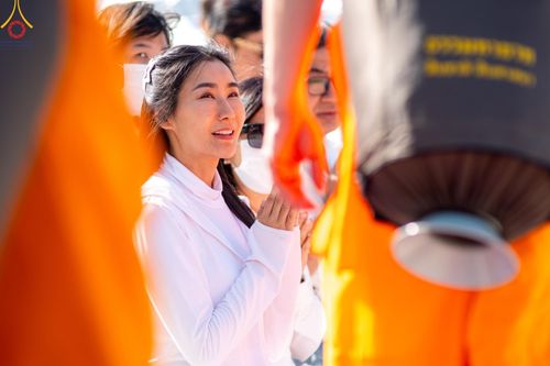 ภาพ No.203928:พิธีต้อนรับพระธรรมยาตรา ณ อนุสรณ์สถานลำดับที่ 5 สถานที่เผยแผ่วิชชาธรรมกายครั้งแรก อนุสรณ์สถานบางปลา วัดบางปลา อำเภอบางเลน จังหวัดนครปฐม ในโครงการธรรมยาตรา กตัญญูบูชา มหาปูชนียาจารย์ พระมงคลเทพมุนี(สด จนฺทสโร) พระผู้ปราบมาร ปีที่ 13 วัน 19 มกราคม พ.ศ.2568