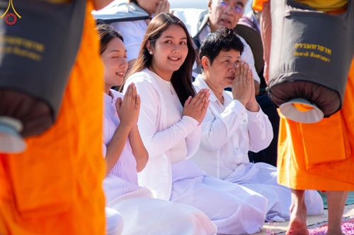 ภาพ No.203927:พิธีต้อนรับพระธรรมยาตรา ณ อนุสรณ์สถานลำดับที่ 5 สถานที่เผยแผ่วิชชาธรรมกายครั้งแรก อนุสรณ์สถานบางปลา วัดบางปลา อำเภอบางเลน จังหวัดนครปฐม ในโครงการธรรมยาตรา กตัญญูบูชา มหาปูชนียาจารย์ พระมงคลเทพมุนี(สด จนฺทสโร) พระผู้ปราบมาร ปีที่ 13 วัน 19 มกราคม พ.ศ.2568