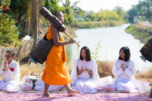 ภาพ No.203943:พิธีต้อนรับพระธรรมยาตรา ณ อนุสรณ์สถานลำดับที่ 5 สถานที่เผยแผ่วิชชาธรรมกายครั้งแรก อนุสรณ์สถานบางปลา วัดบางปลา อำเภอบางเลน จังหวัดนครปฐม ในโครงการธรรมยาตรา กตัญญูบูชา มหาปูชนียาจารย์ พระมงคลเทพมุนี(สด จนฺทสโร) พระผู้ปราบมาร ปีที่ 13 วัน 19 มกราคม พ.ศ.2568