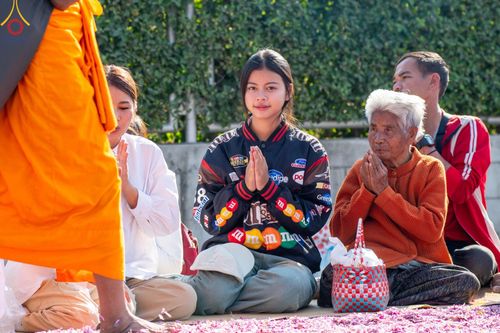 ภาพ No.203951:พิธีต้อนรับพระธรรมยาตรา ณ อนุสรณ์สถานลำดับที่ 5 สถานที่เผยแผ่วิชชาธรรมกายครั้งแรก อนุสรณ์สถานบางปลา วัดบางปลา อำเภอบางเลน จังหวัดนครปฐม ในโครงการธรรมยาตรา กตัญญูบูชา มหาปูชนียาจารย์ พระมงคลเทพมุนี(สด จนฺทสโร) พระผู้ปราบมาร ปีที่ 13 วัน 19 มกราคม พ.ศ.2568