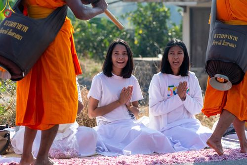 ภาพ No.203950:พิธีต้อนรับพระธรรมยาตรา ณ อนุสรณ์สถานลำดับที่ 5 สถานที่เผยแผ่วิชชาธรรมกายครั้งแรก อนุสรณ์สถานบางปลา วัดบางปลา อำเภอบางเลน จังหวัดนครปฐม ในโครงการธรรมยาตรา กตัญญูบูชา มหาปูชนียาจารย์ พระมงคลเทพมุนี(สด จนฺทสโร) พระผู้ปราบมาร ปีที่ 13 วัน 19 มกราคม พ.ศ.2568