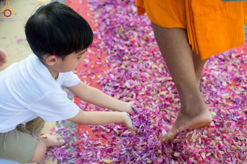 ภาพ No.203953:พิธีต้อนรับพระธรรมยาตรา ณ อนุสรณ์สถานลำดับที่ 5 สถานที่เผยแผ่วิชชาธรรมกายครั้งแรก อนุสรณ์สถานบางปลา วัดบางปลา อำเภอบางเลน จังหวัดนครปฐม ในโครงการธรรมยาตรา กตัญญูบูชา มหาปูชนียาจารย์ พระมงคลเทพมุนี(สด จนฺทสโร) พระผู้ปราบมาร ปีที่ 13 วัน 19 มกราคม พ.ศ.2568