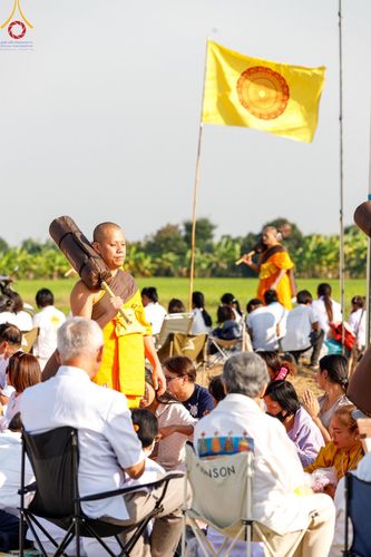 ภาพ No.203964:พิธีต้อนรับพระธรรมยาตรา ณ อนุสรณ์สถานลำดับที่ 5 สถานที่เผยแผ่วิชชาธรรมกายครั้งแรก อนุสรณ์สถานบางปลา วัดบางปลา อำเภอบางเลน จังหวัดนครปฐม ในโครงการธรรมยาตรา กตัญญูบูชา มหาปูชนียาจารย์ พระมงคลเทพมุนี(สด จนฺทสโร) พระผู้ปราบมาร ปีที่ 13 วัน 19 มกราคม พ.ศ.2568