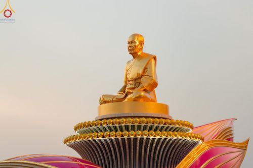 ภาพ No.204773:พิธีจุดประทีปถวายเป็นพุทธบูชา และบูชาธรรมมหาปูชนียาจารย์ ณ วัดพระธรรมกาย ตำบลคลองสาม อำเภอคลองหลวง จังหวัดปทุมธานี ในโครงการธรรมยาตรา กตัญญูบูชา มหาปูชนียาจารย์ พระมงคลเทพมุนี(สด จนฺทสโร) พระผู้ปราบมาร ปีที่ 13 วันที่ 31 มกราคม พ.ศ. 2568