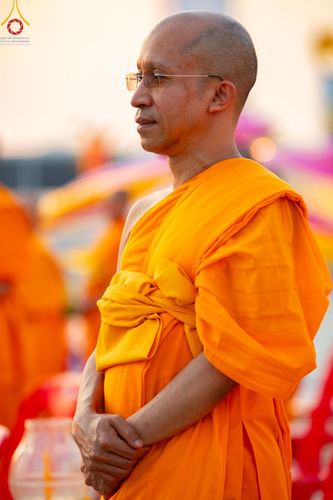 ภาพ No.204779:พิธีจุดประทีปถวายเป็นพุทธบูชา และบูชาธรรมมหาปูชนียาจารย์ ณ วัดพระธรรมกาย ตำบลคลองสาม อำเภอคลองหลวง จังหวัดปทุมธานี ในโครงการธรรมยาตรา กตัญญูบูชา มหาปูชนียาจารย์ พระมงคลเทพมุนี(สด จนฺทสโร) พระผู้ปราบมาร ปีที่ 13 วันที่ 31 มกราคม พ.ศ. 2568