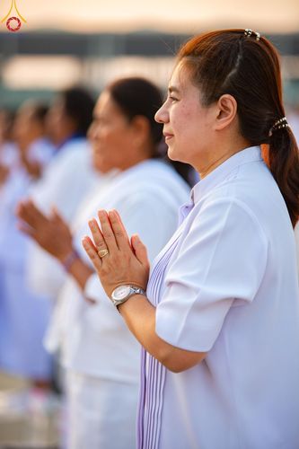 ภาพ No.204794:พิธีจุดประทีปถวายเป็นพุทธบูชา และบูชาธรรมมหาปูชนียาจารย์ ณ วัดพระธรรมกาย ตำบลคลองสาม อำเภอคลองหลวง จังหวัดปทุมธานี ในโครงการธรรมยาตรา กตัญญูบูชา มหาปูชนียาจารย์ พระมงคลเทพมุนี(สด จนฺทสโร) พระผู้ปราบมาร ปีที่ 13 วันที่ 31 มกราคม พ.ศ. 2568