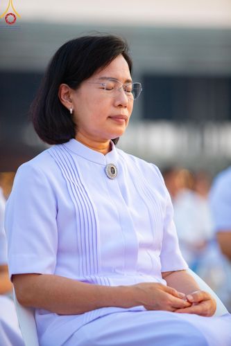 ภาพ No.204812:พิธีจุดประทีปถวายเป็นพุทธบูชา และบูชาธรรมมหาปูชนียาจารย์ ณ วัดพระธรรมกาย ตำบลคลองสาม อำเภอคลองหลวง จังหวัดปทุมธานี ในโครงการธรรมยาตรา กตัญญูบูชา มหาปูชนียาจารย์ พระมงคลเทพมุนี(สด จนฺทสโร) พระผู้ปราบมาร ปีที่ 13 วันที่ 31 มกราคม พ.ศ. 2568