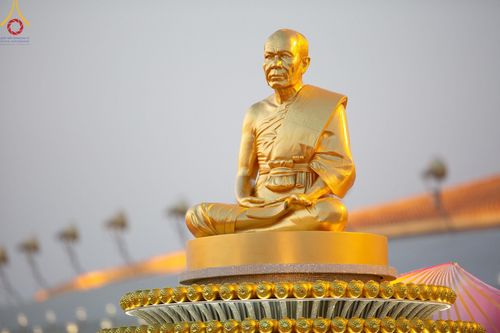 ภาพ No.204816:พิธีจุดประทีปถวายเป็นพุทธบูชา และบูชาธรรมมหาปูชนียาจารย์ ณ วัดพระธรรมกาย ตำบลคลองสาม อำเภอคลองหลวง จังหวัดปทุมธานี ในโครงการธรรมยาตรา กตัญญูบูชา มหาปูชนียาจารย์ พระมงคลเทพมุนี(สด จนฺทสโร) พระผู้ปราบมาร ปีที่ 13 วันที่ 31 มกราคม พ.ศ. 2568