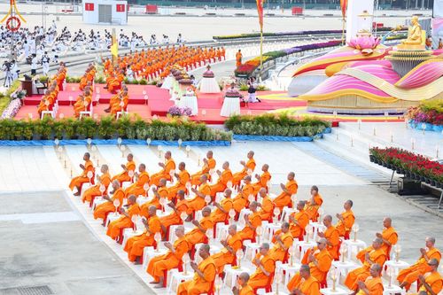 ภาพ No.204823:พิธีจุดประทีปถวายเป็นพุทธบูชา และบูชาธรรมมหาปูชนียาจารย์ ณ วัดพระธรรมกาย ตำบลคลองสาม อำเภอคลองหลวง จังหวัดปทุมธานี ในโครงการธรรมยาตรา กตัญญูบูชา มหาปูชนียาจารย์ พระมงคลเทพมุนี(สด จนฺทสโร) พระผู้ปราบมาร ปีที่ 13 วันที่ 31 มกราคม พ.ศ. 2568
