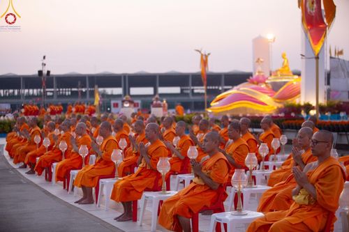 ภาพ No.204832:พิธีจุดประทีปถวายเป็นพุทธบูชา และบูชาธรรมมหาปูชนียาจารย์ ณ วัดพระธรรมกาย ตำบลคลองสาม อำเภอคลองหลวง จังหวัดปทุมธานี ในโครงการธรรมยาตรา กตัญญูบูชา มหาปูชนียาจารย์ พระมงคลเทพมุนี(สด จนฺทสโร) พระผู้ปราบมาร ปีที่ 13 วันที่ 31 มกราคม พ.ศ. 2568