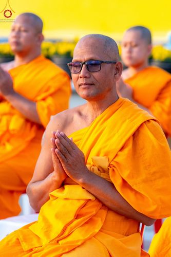 ภาพ No.204835:พิธีจุดประทีปถวายเป็นพุทธบูชา และบูชาธรรมมหาปูชนียาจารย์ ณ วัดพระธรรมกาย ตำบลคลองสาม อำเภอคลองหลวง จังหวัดปทุมธานี ในโครงการธรรมยาตรา กตัญญูบูชา มหาปูชนียาจารย์ พระมงคลเทพมุนี(สด จนฺทสโร) พระผู้ปราบมาร ปีที่ 13 วันที่ 31 มกราคม พ.ศ. 2568